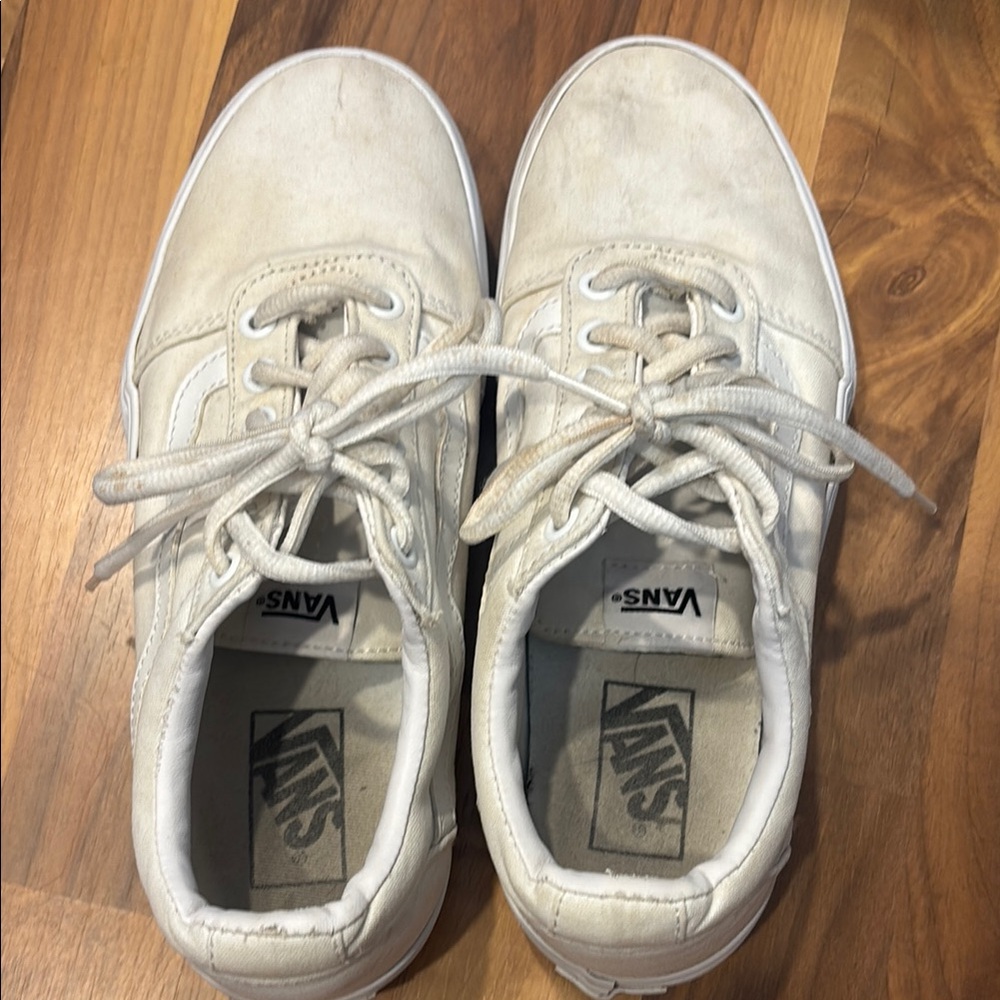 Women’s 8.5 platform Vans White Canvas Sneakers Classic Skate Style GUC